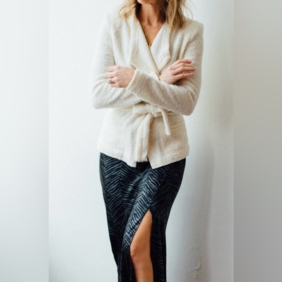 IRO Iquitos Boucle Jacket in White, Size 42/8 - Picture 4 of 12